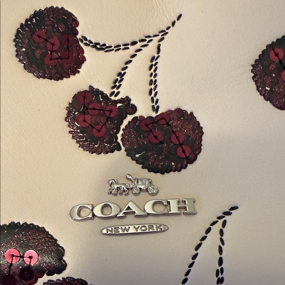 🍒Coach NWT Chalk Carmen Mini Crossbody /Sparkling Cherry Print & Silver Hardware - Picture 6 of 8